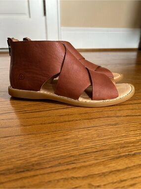 Born Iwa Crossover Sandals Size 7 (fit a 7 or 7.5) Cuoio Brown Leather